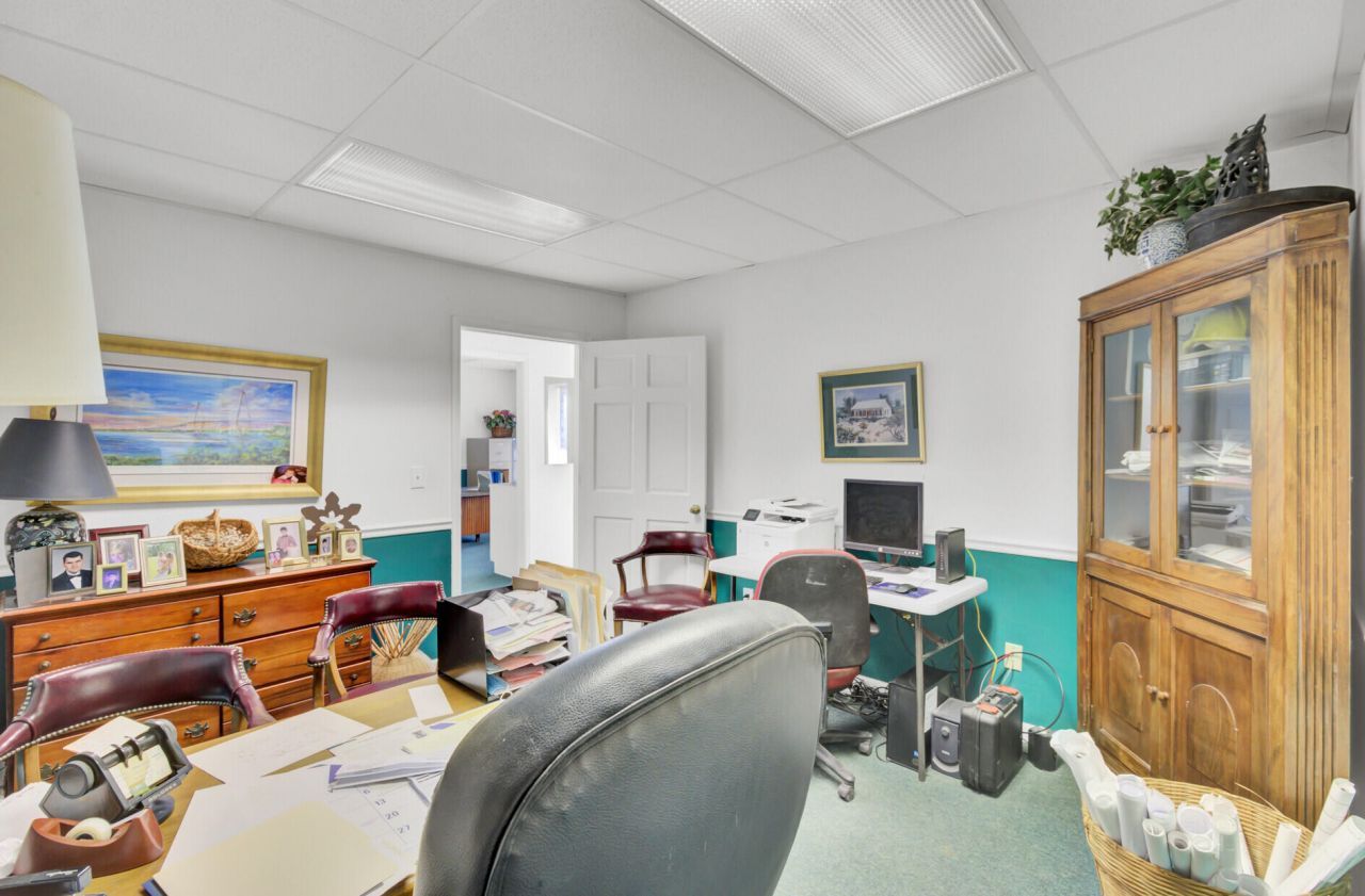 1950 Belgrade Avenue Photo 12