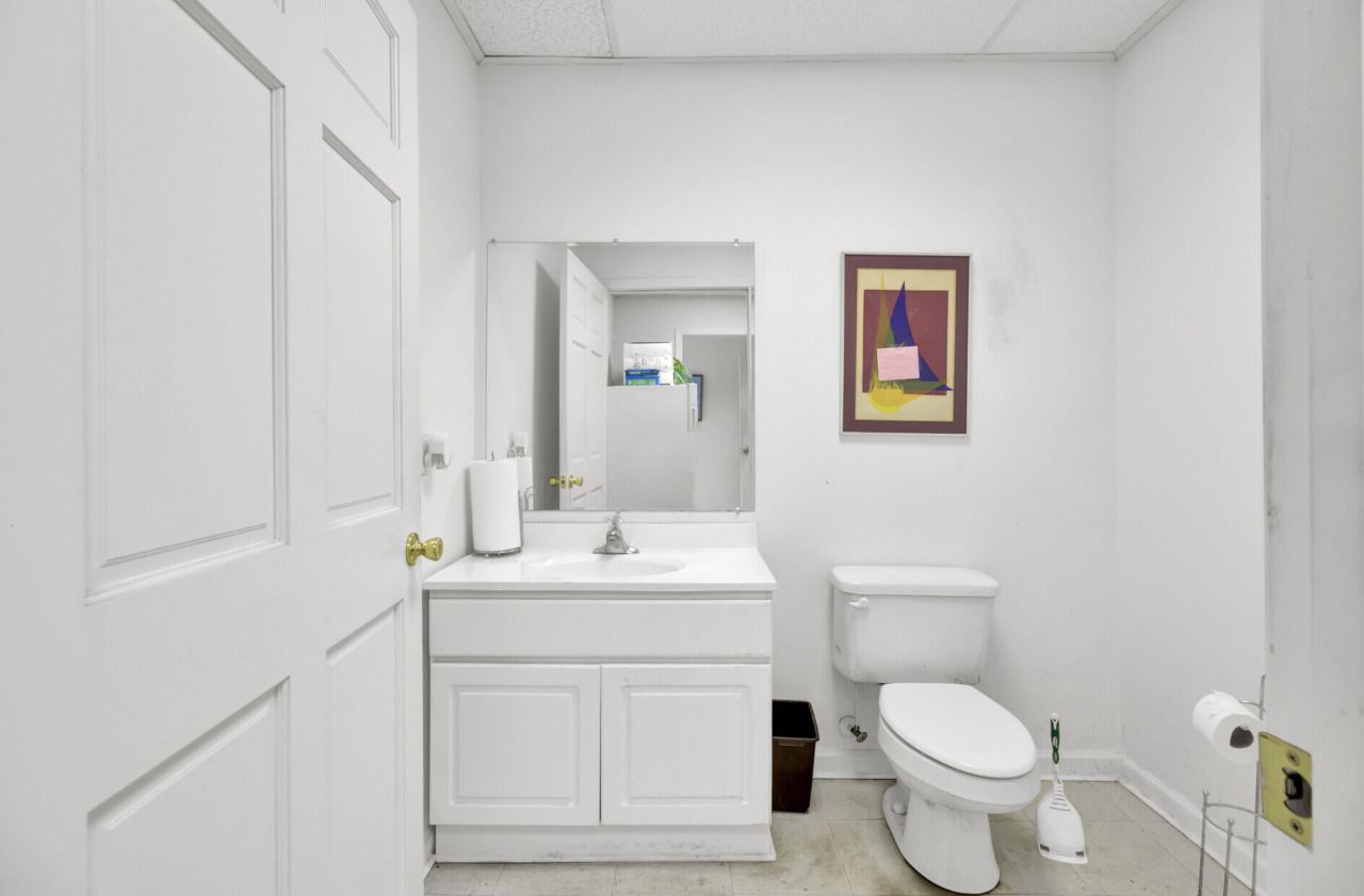 1950 Belgrade Avenue Photo 15