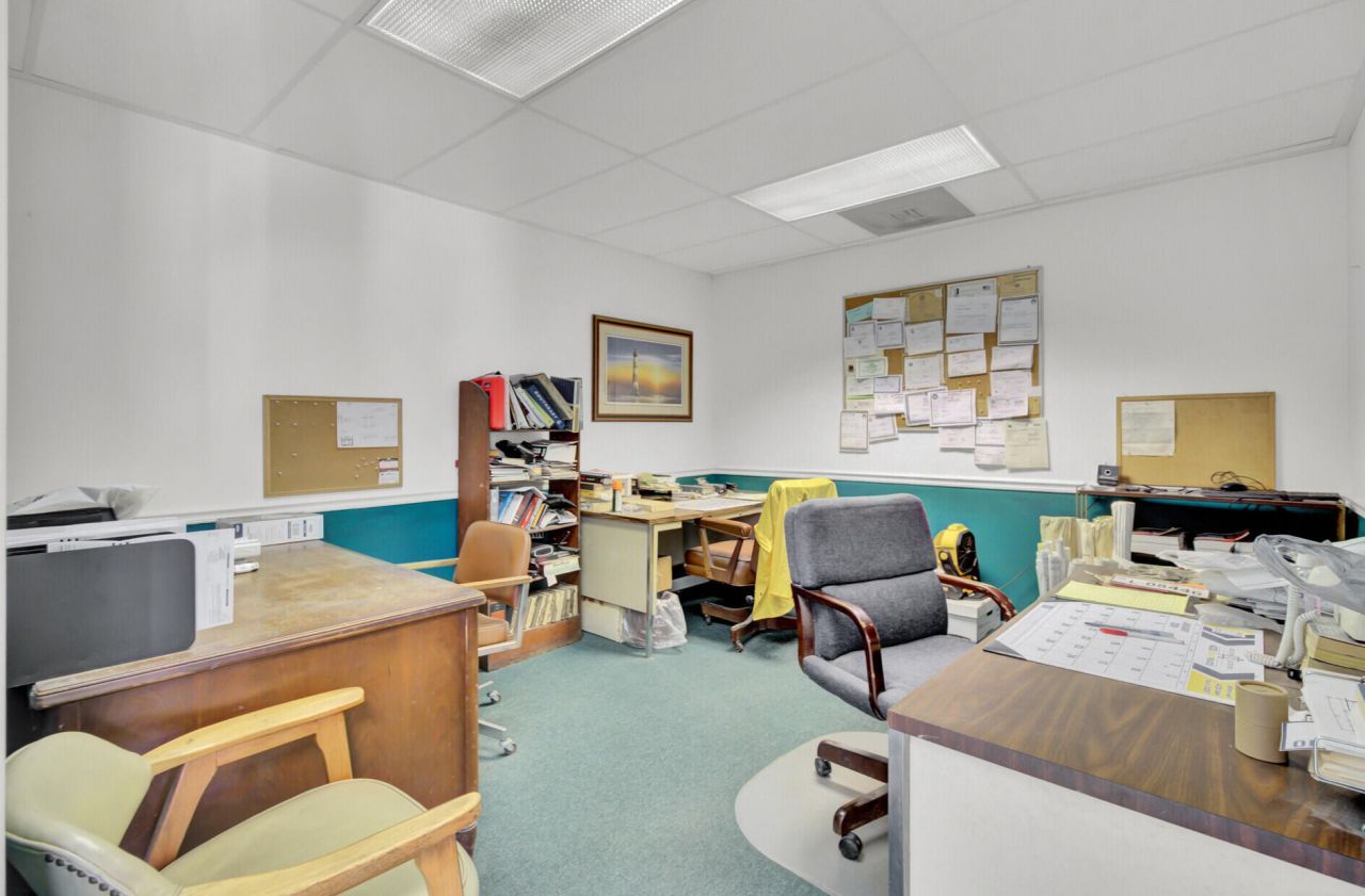 1950 Belgrade Avenue Photo 16