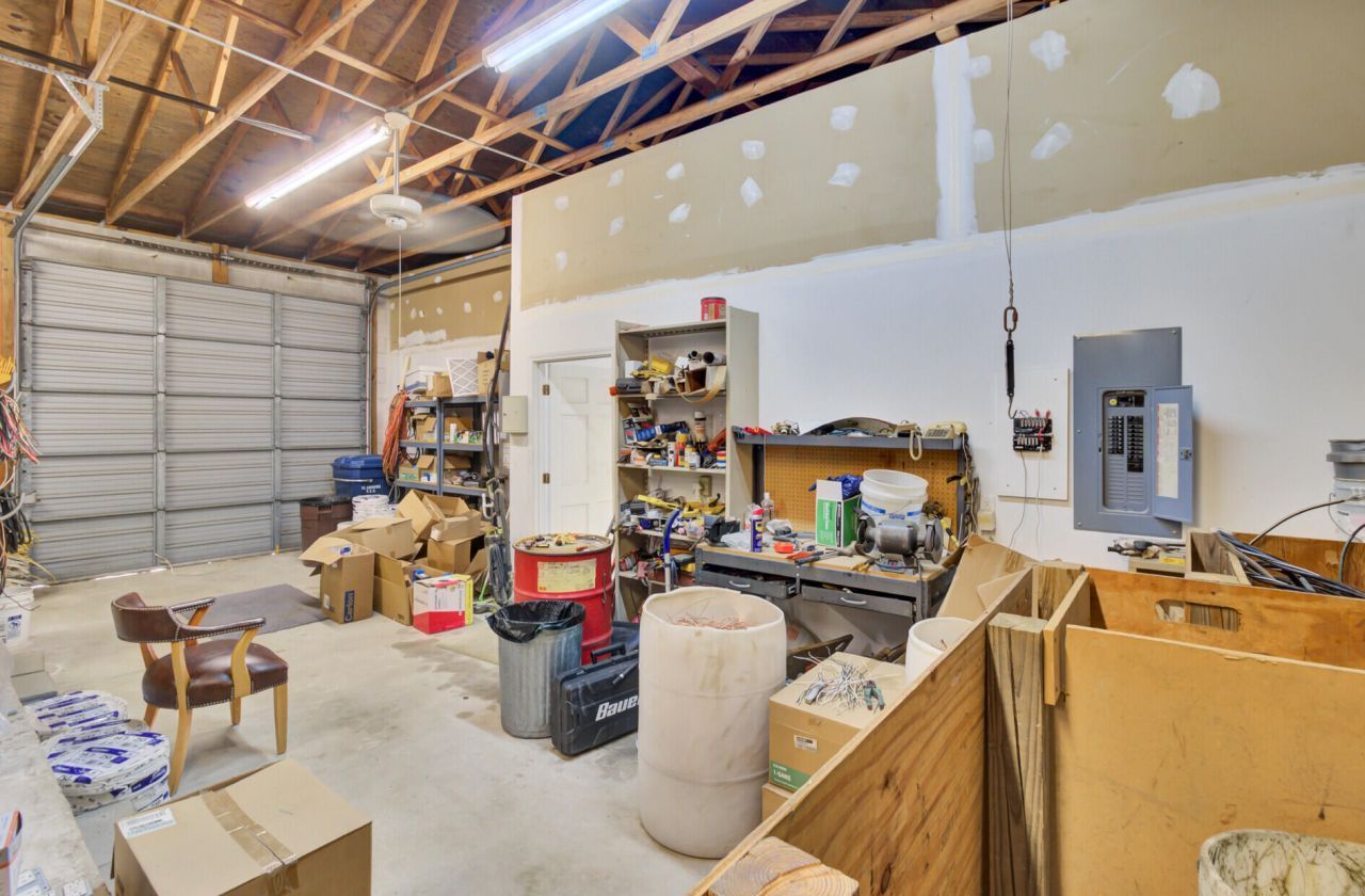 1950 Belgrade Avenue Photo 22