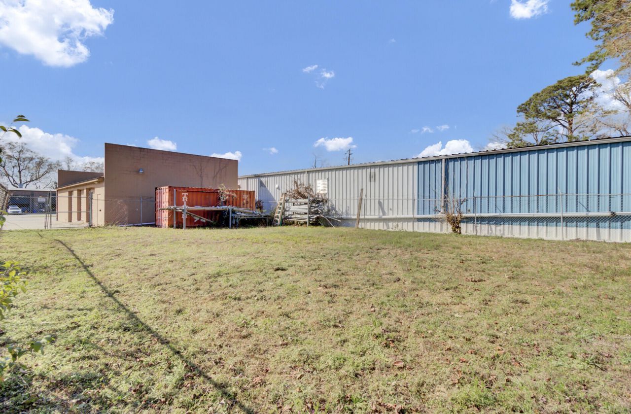 1950 Belgrade Avenue Photo 26