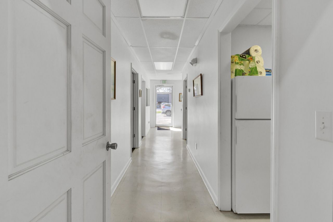 1950 Belgrade Avenue Photo 5