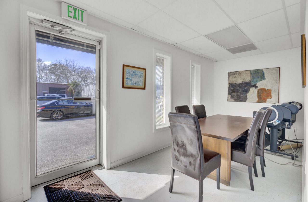 1950 Belgrade Avenue Photo 7