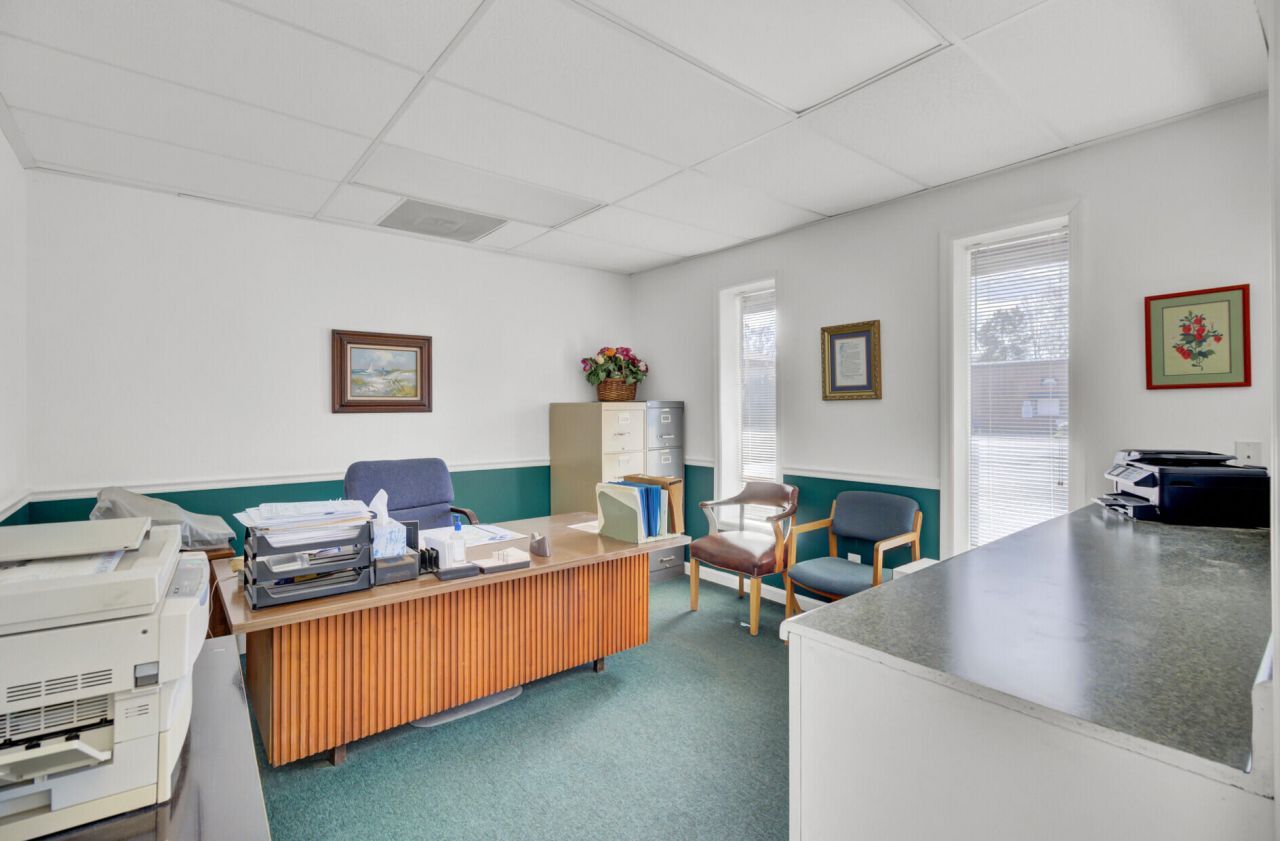 1950 Belgrade Avenue Photo 9