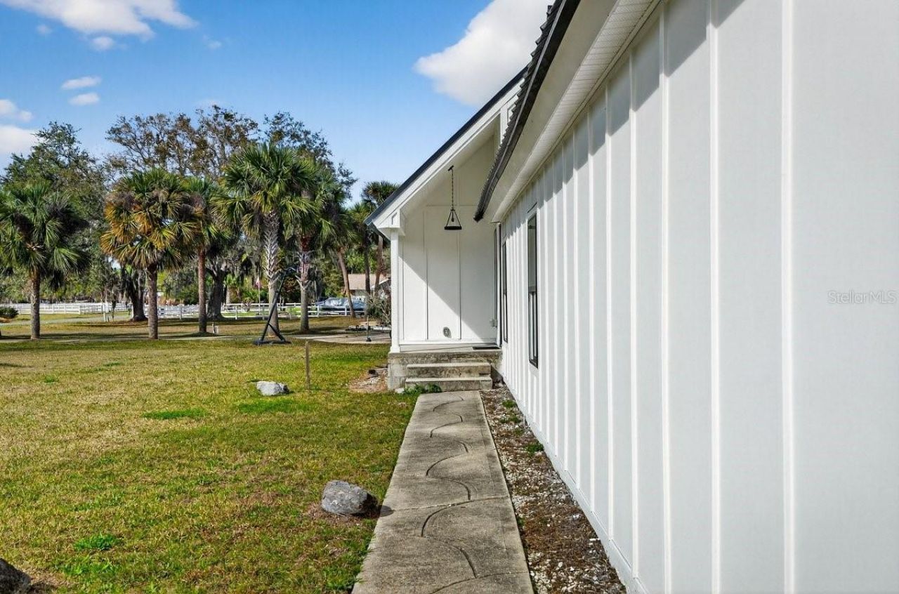 425 Country Circle Drive E, Port Orange, FL 32128 Photo