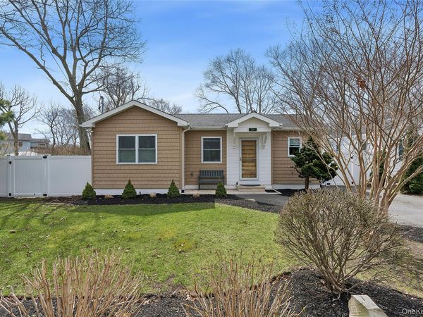 24 Woodridge Road, Hampton Bays, NY 11946
