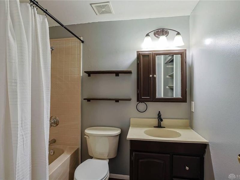 6325 Burkwood Drive, Clayton, OH 45315 Photo 14