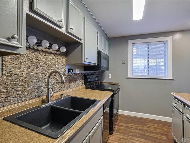 6325 Burkwood Drive, Clayton, OH 45315 Photo 6