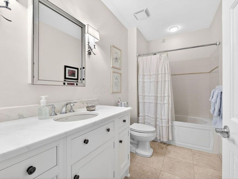 649 High Street , Unit 202, Worthington, OH 43085 Photo 32