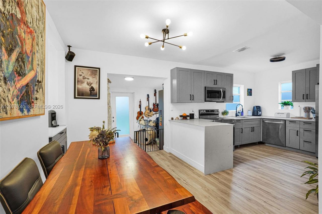 274 NW 43rd St, Unit n/a, Miami, FL 33127 Photo