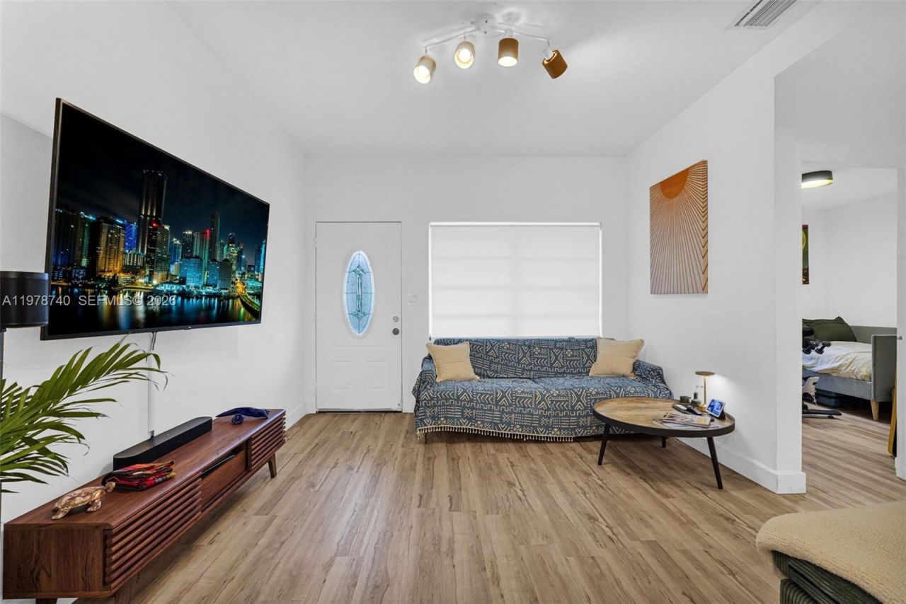 274 NW 43rd St, Unit n/a, Miami, FL 33127 Photo