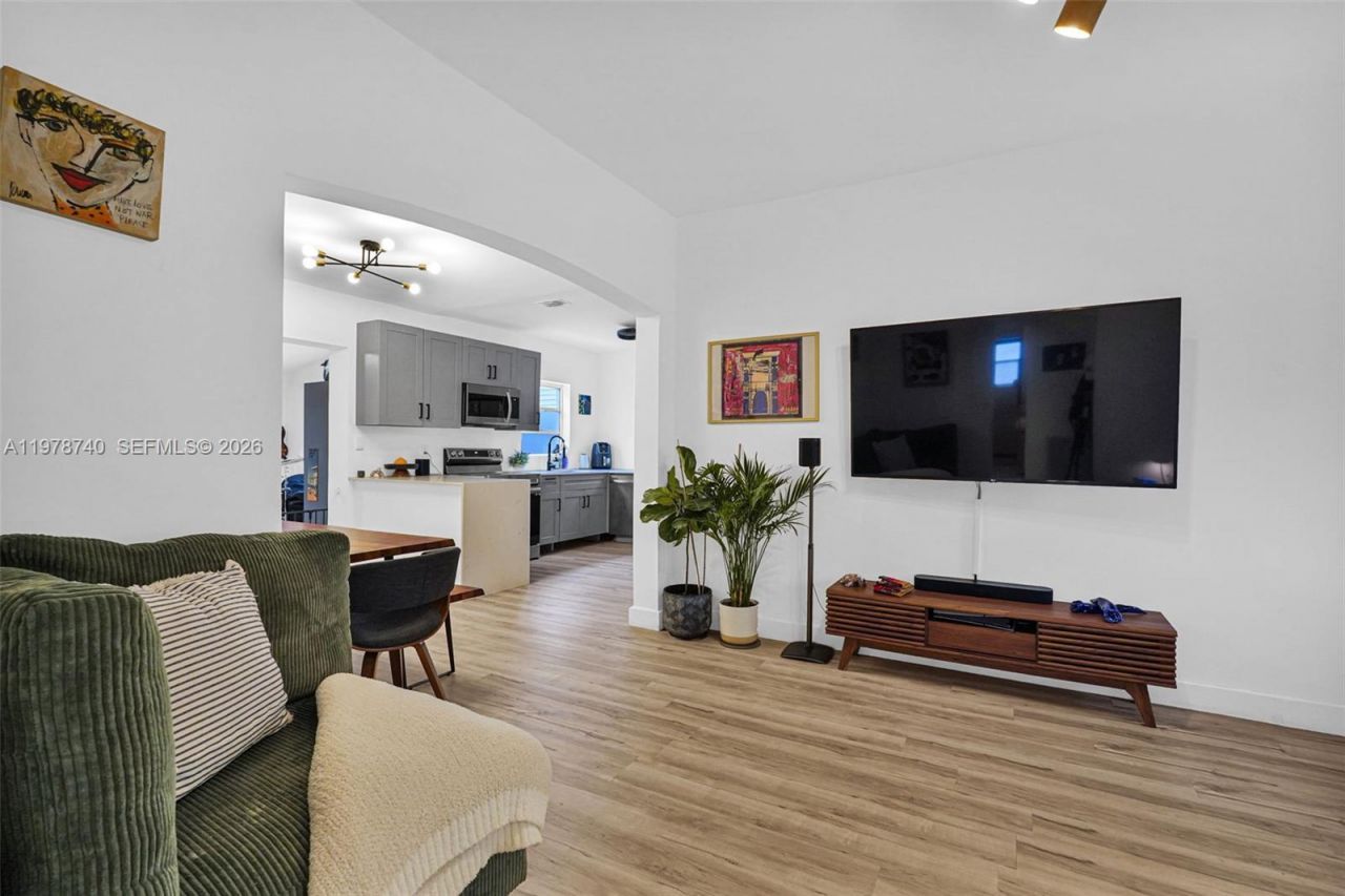 274 NW 43rd St, Unit n/a, Miami, FL 33127 Photo