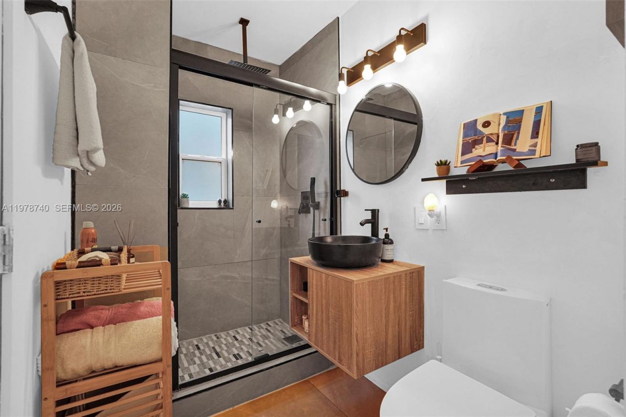 274 NW 43rd St, Unit n/a, Miami, FL 33127 Photo