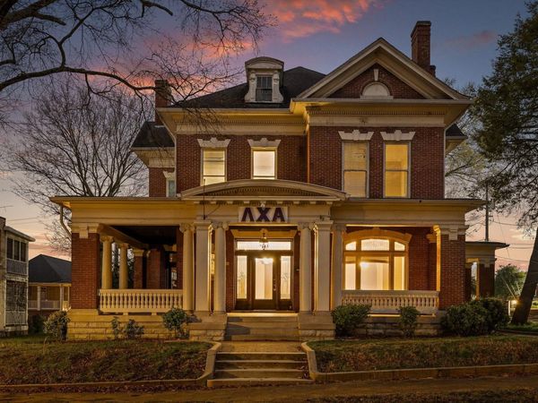 926 Oak Street, Chattanooga, TN 37403