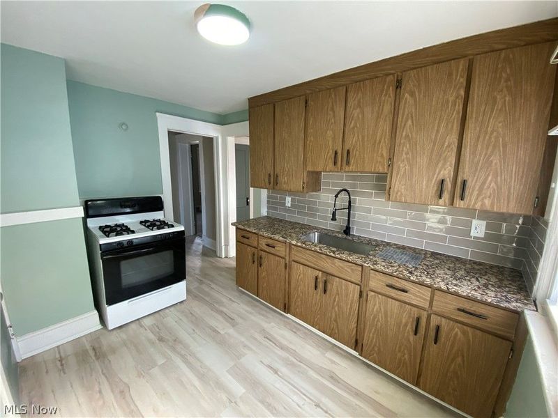 18627 Abby Avenue, Euclid, OH 44119 Photo 4