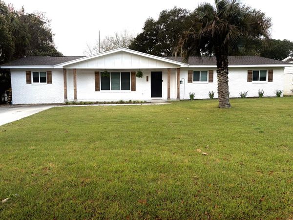 324 NW Leah Miller Drive, Fort Walton Beach, FL 32548