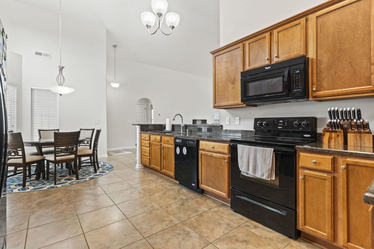 350 Southern Breezes Circle Photo 11