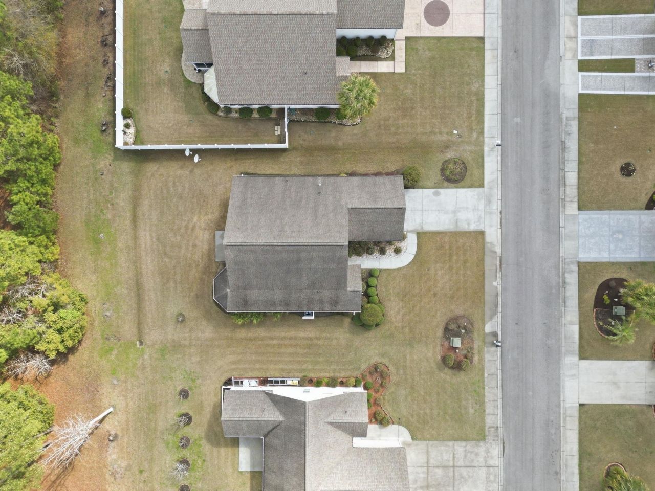 350 Southern Breezes Circle Photo 34