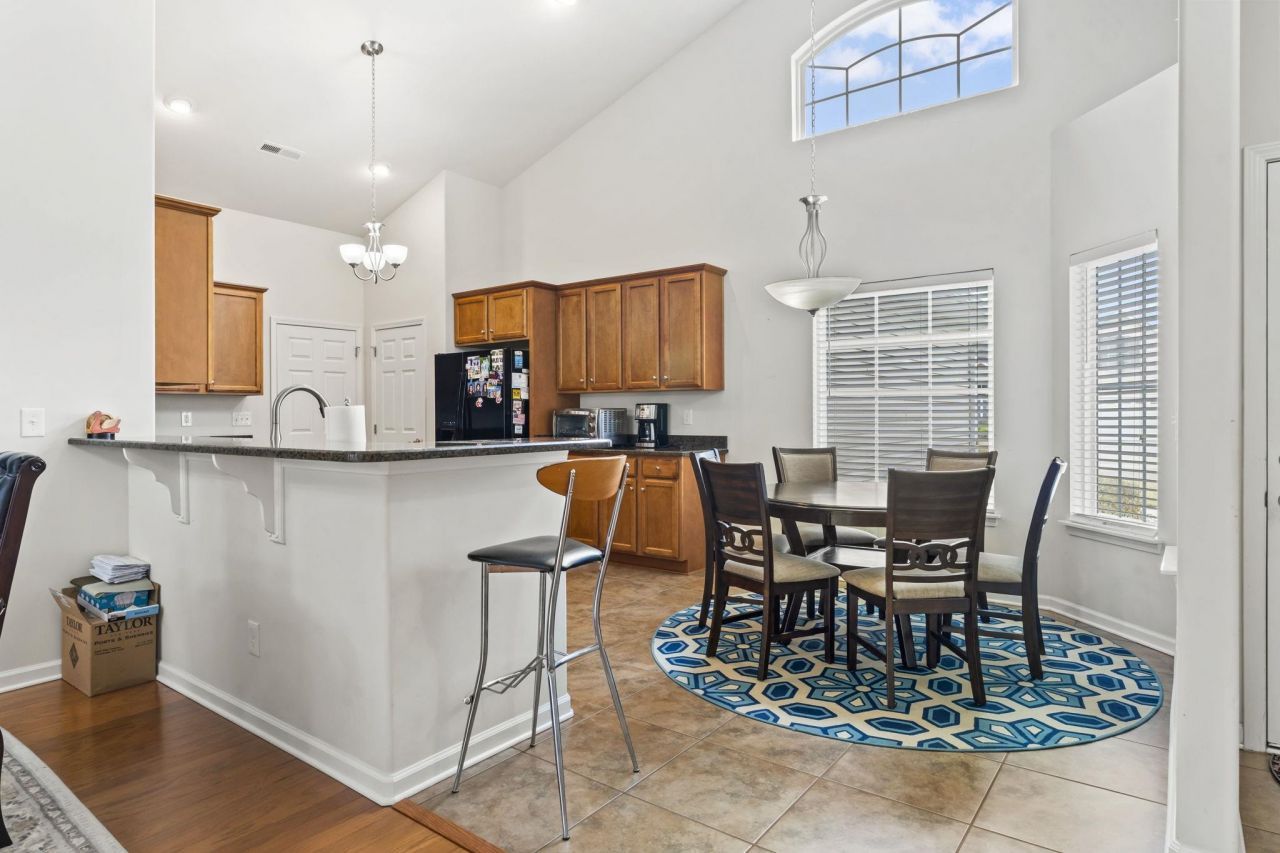 350 Southern Breezes Circle Photo 6