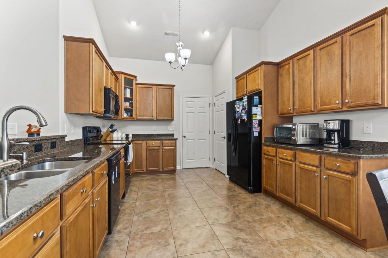 350 Southern Breezes Circle Photo 8