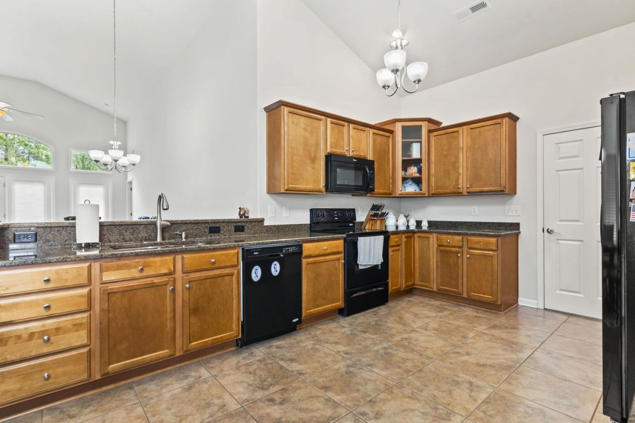 350 Southern Breezes Circle Photo 9