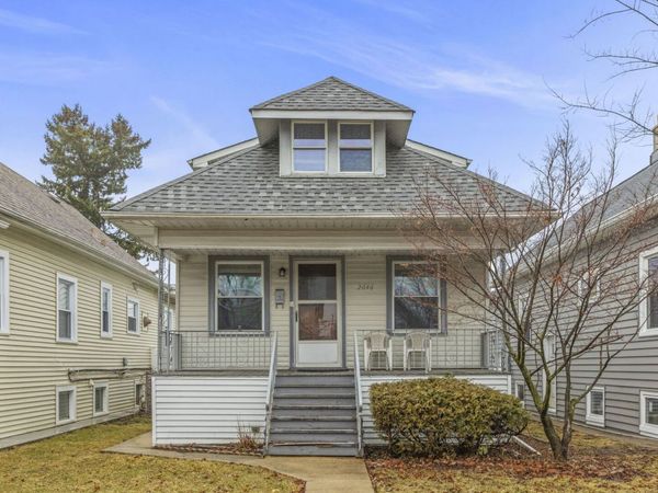 2646 N Mont Clare Avenue , Chicago, IL 60707
