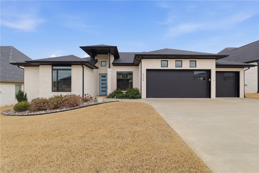 8004 W Dorchester Street, Rogers, AR 72758 Main Photo