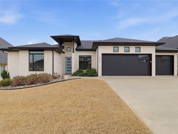 8004 W Dorchester Street, Rogers, AR 72758