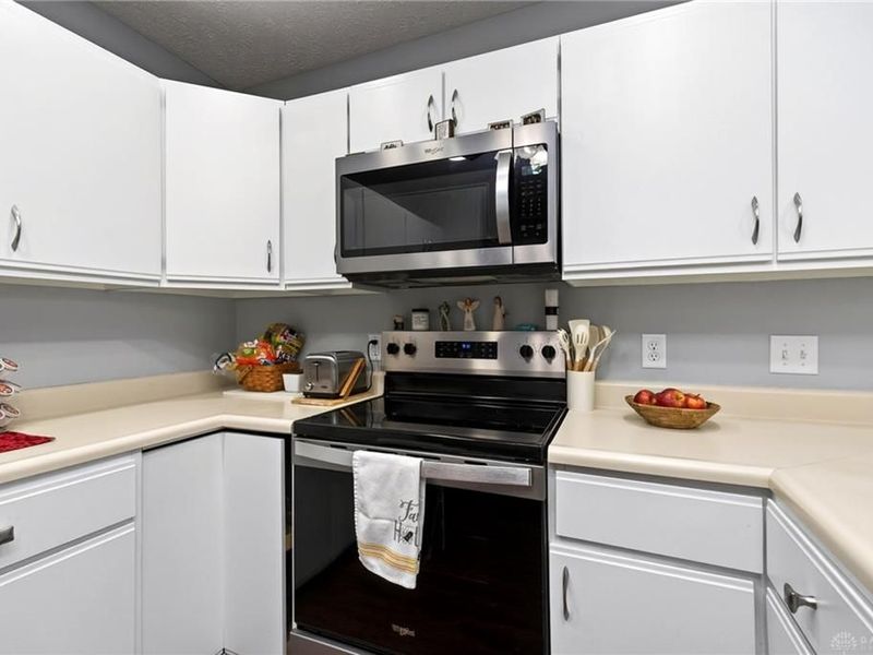 450 Jamestown Circle, Washington Township, OH 45458 Photo 16