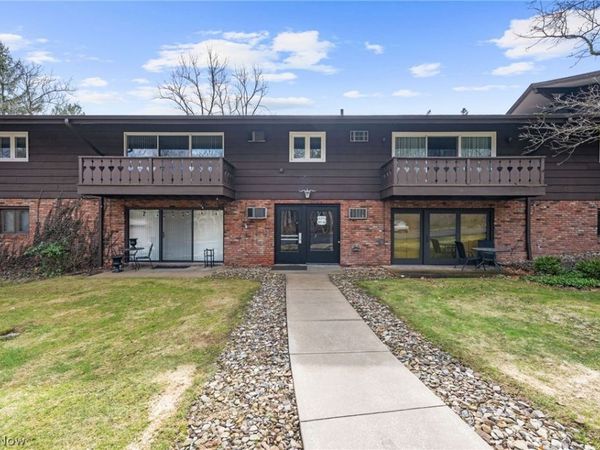 5711 Som Center Road, Unit 42, Solon, OH 44139