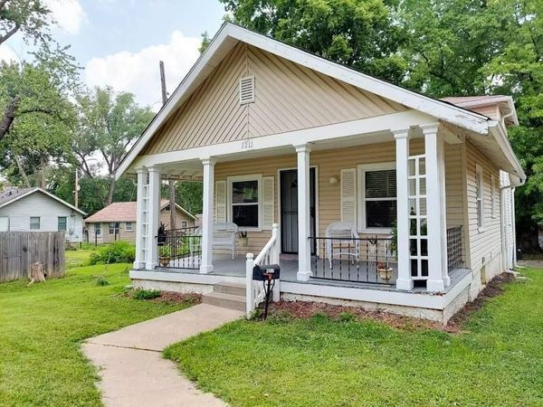7211 LYDIA Avenue, Kansas City, MO 64131