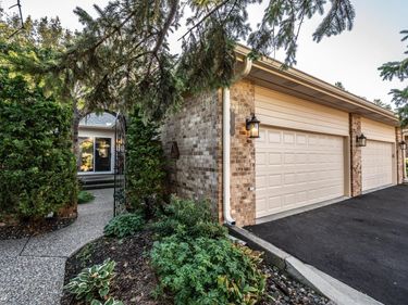 7709 Pondwood Drive, Edina, MN 55439