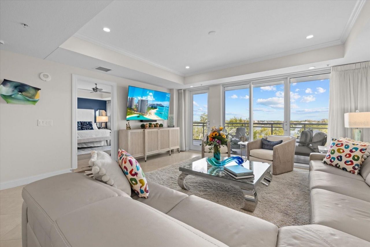 1660 Summerhouse Lane, Unit 402, Sarasota, FL 34242 Photo