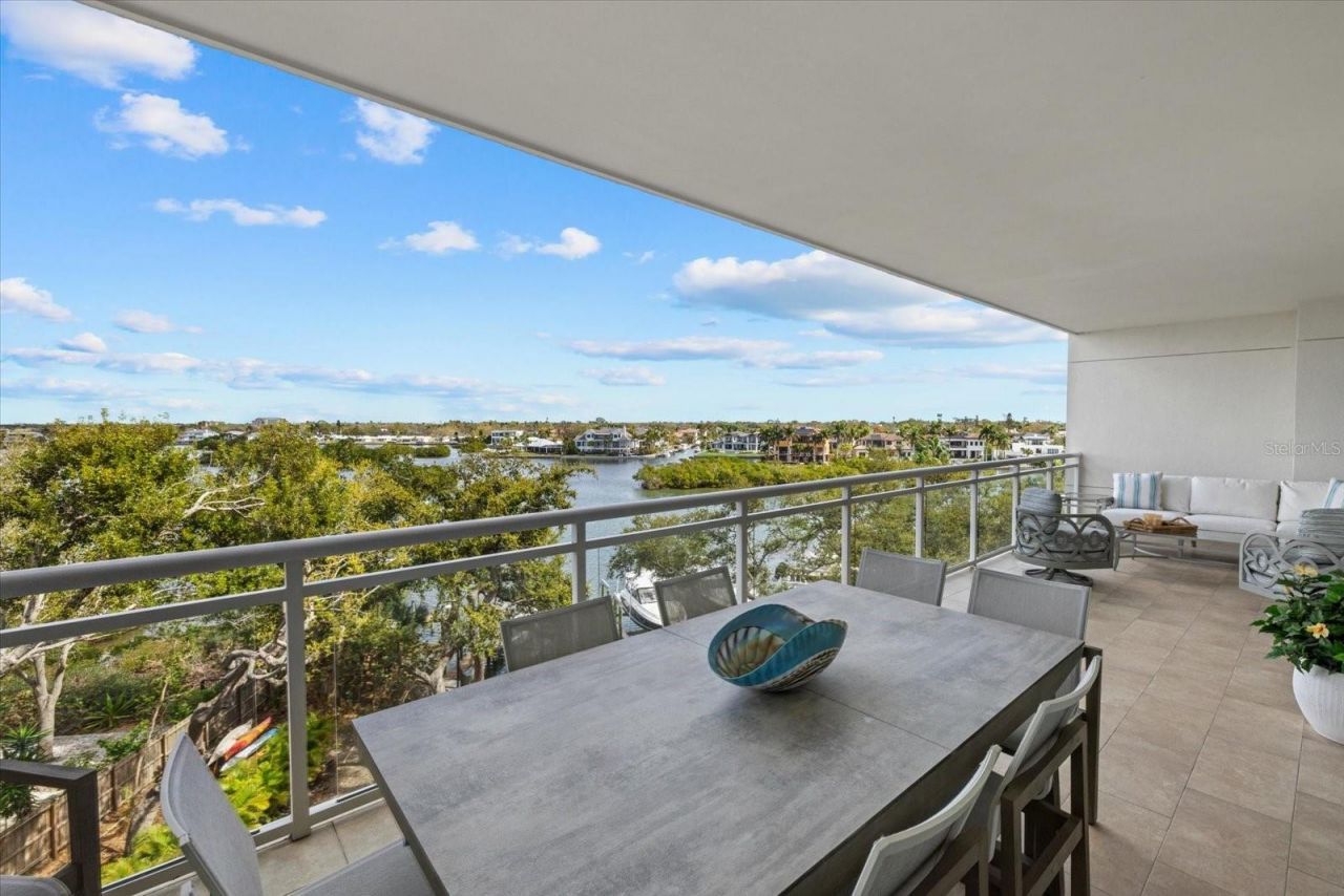 1660 Summerhouse Lane, Unit 402, Sarasota, FL 34242 Photo