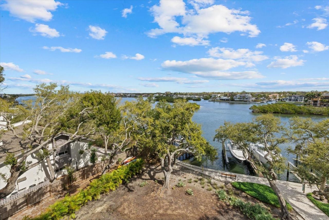 1660 Summerhouse Lane, Unit 402, Sarasota, FL 34242 Photo