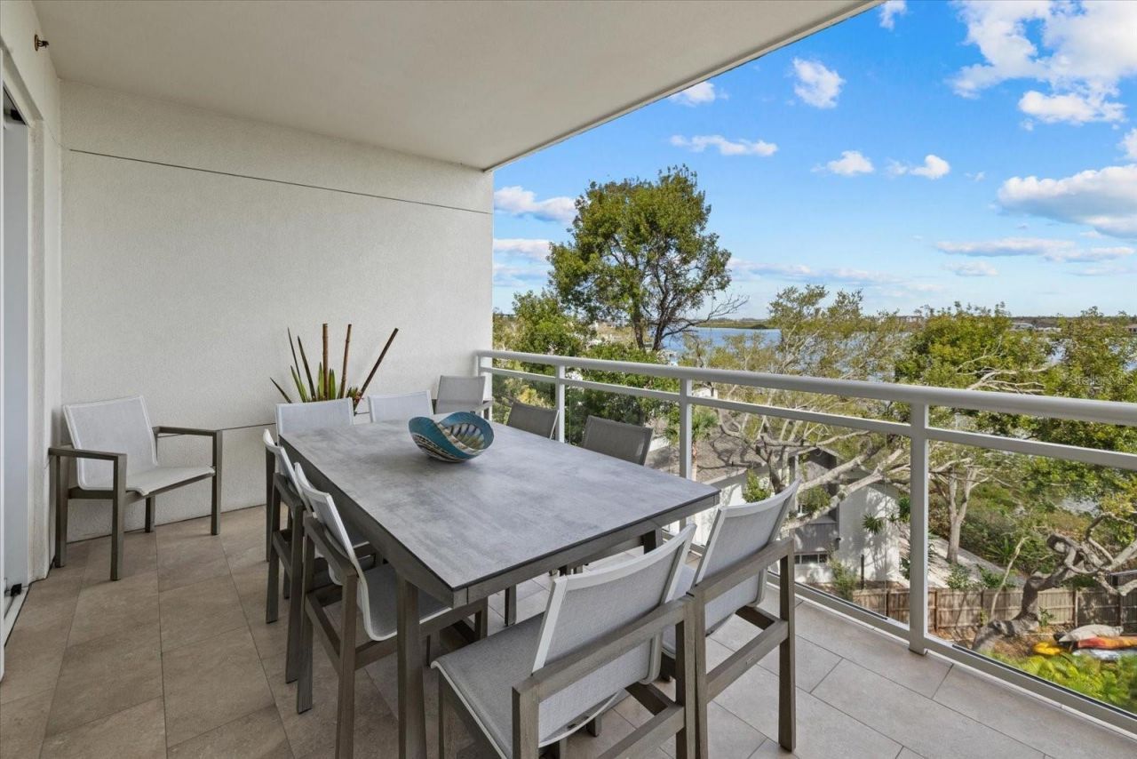 1660 Summerhouse Lane, Unit 402, Sarasota, FL 34242 Photo