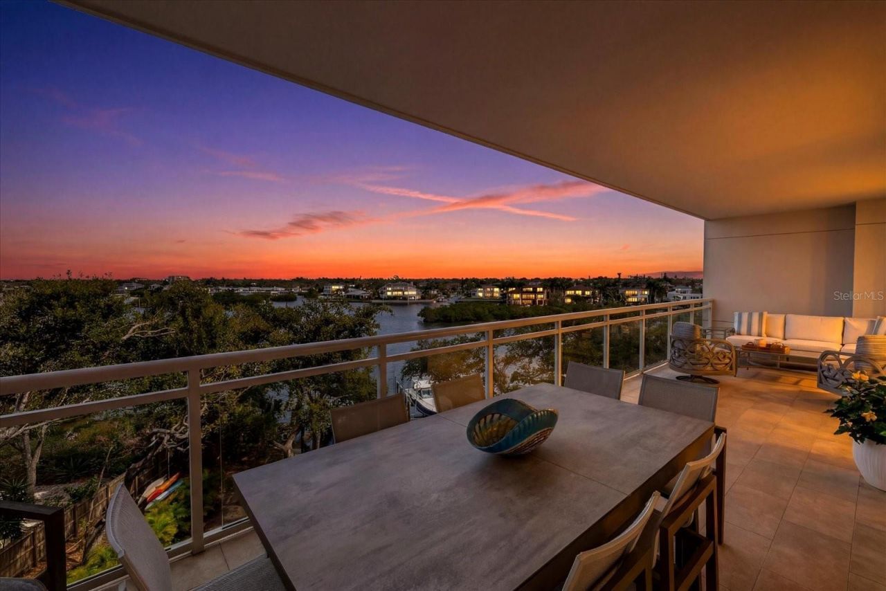 1660 Summerhouse Lane, Unit 402, Sarasota, FL 34242 Photo