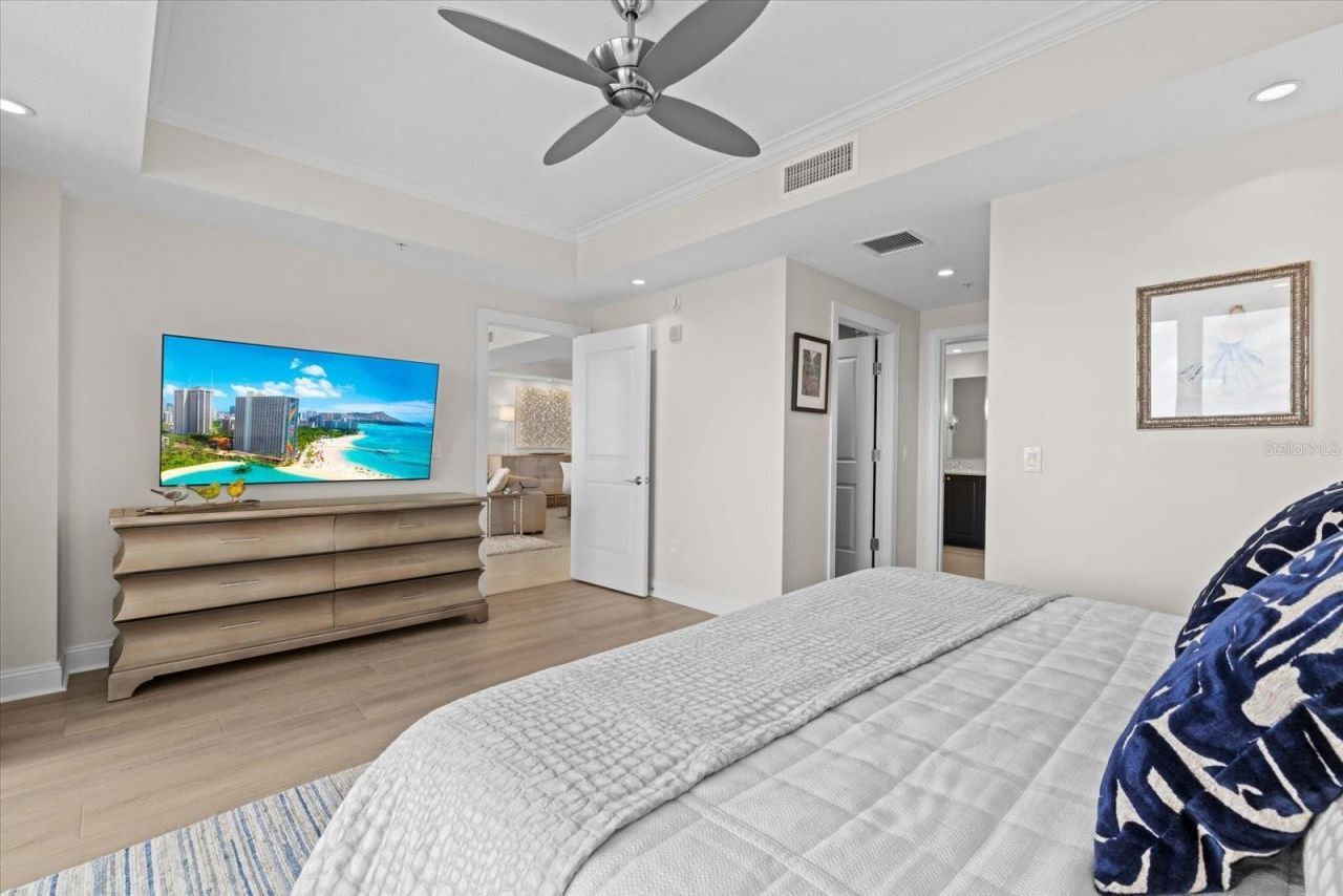 1660 Summerhouse Lane, Unit 402, Sarasota, FL 34242 Photo