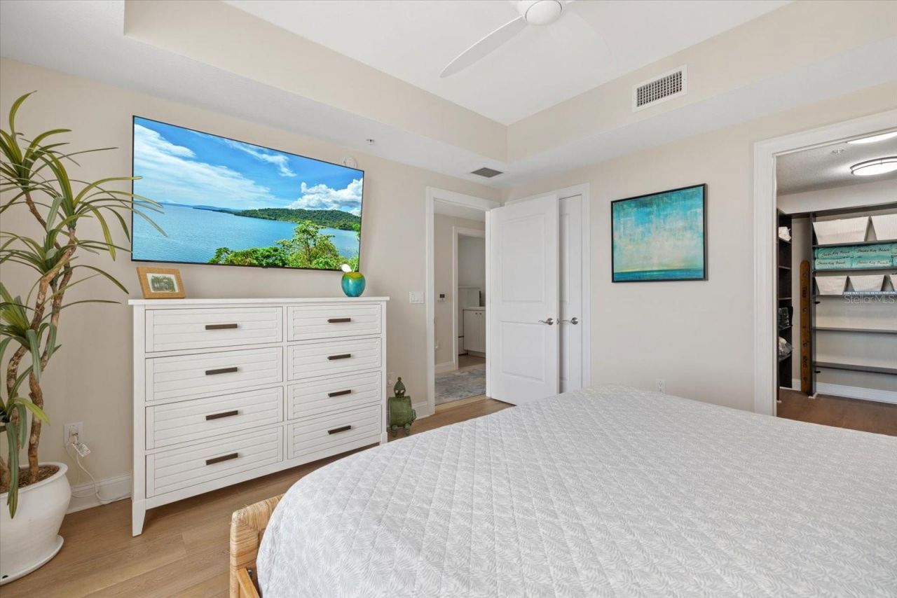 1660 Summerhouse Lane, Unit 402, Sarasota, FL 34242 Photo