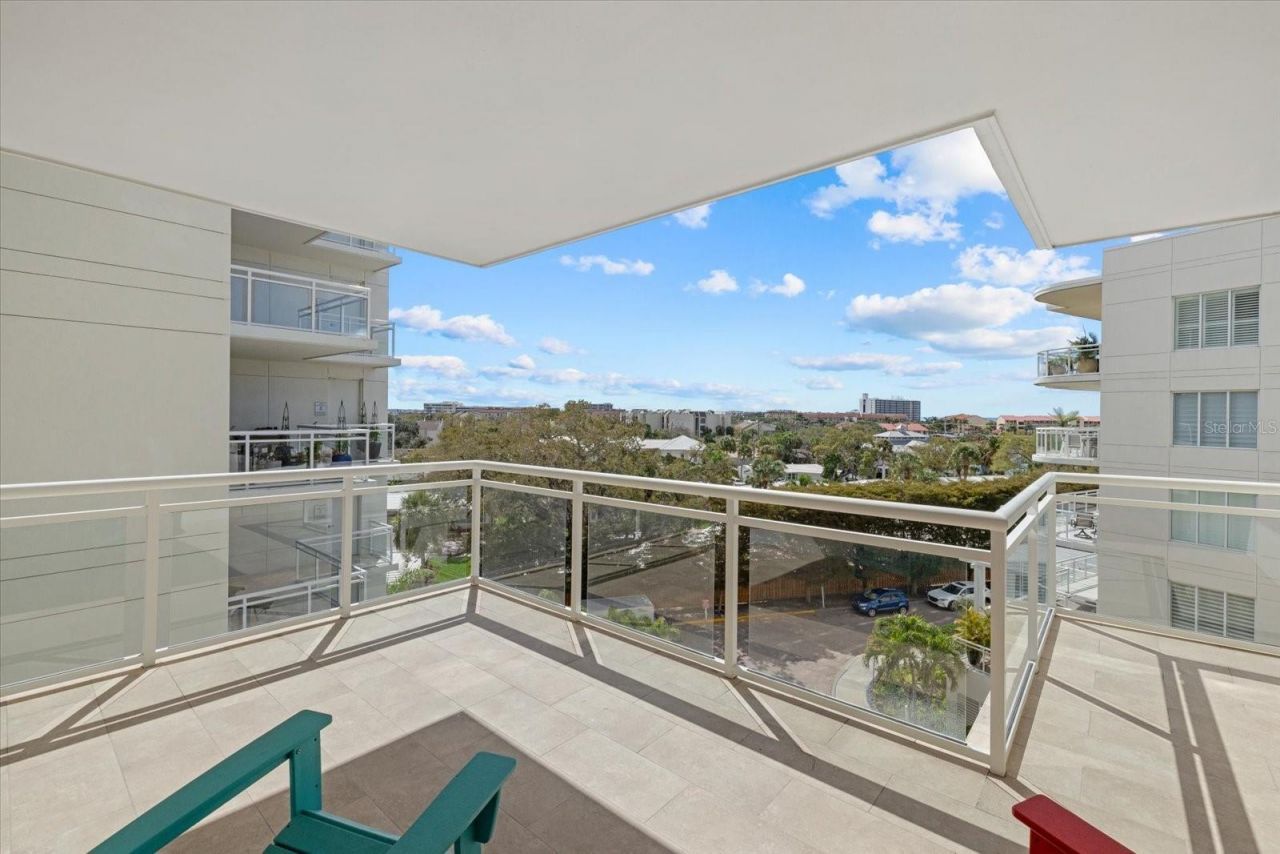 1660 Summerhouse Lane, Unit 402, Sarasota, FL 34242 Photo