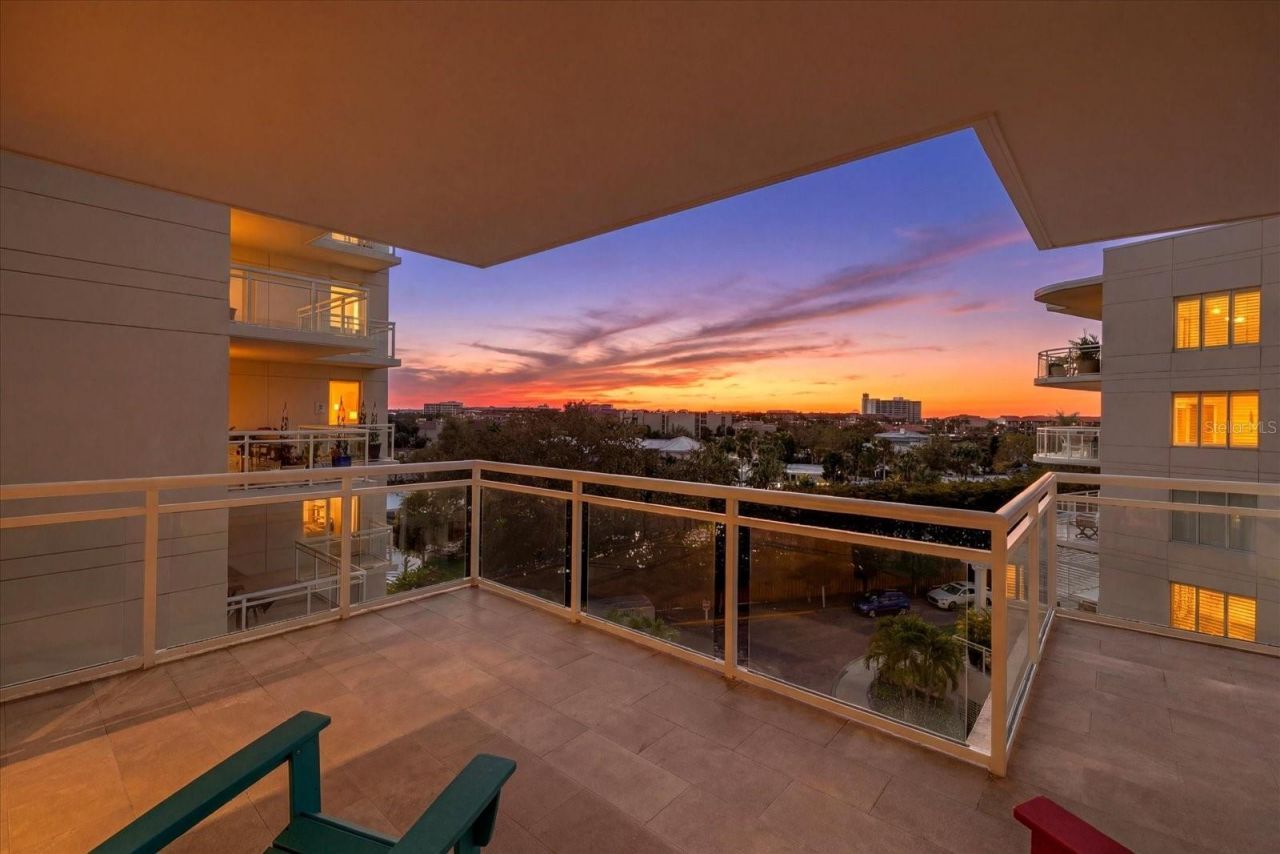 1660 Summerhouse Lane, Unit 402, Sarasota, FL 34242 Photo