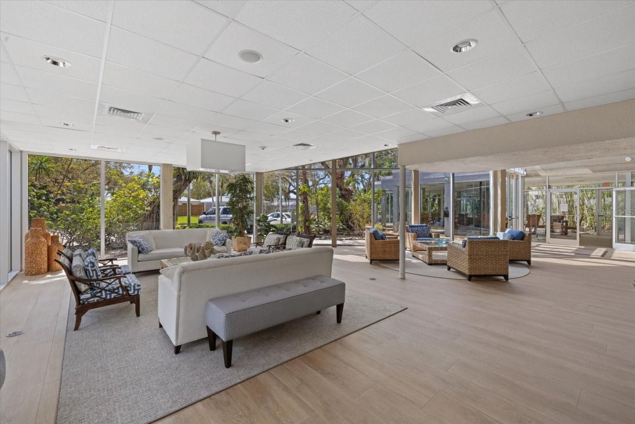 1660 Summerhouse Lane, Unit 402, Sarasota, FL 34242 Photo