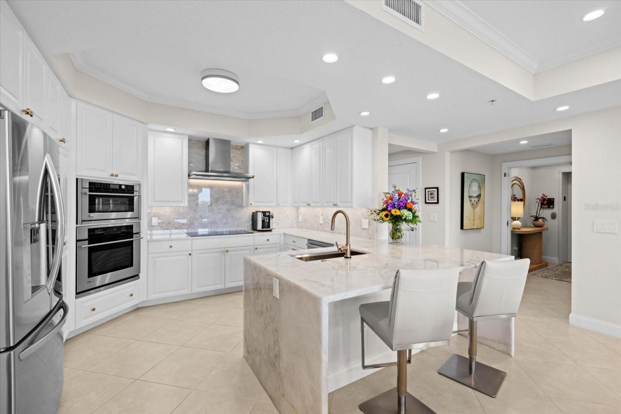 1660 Summerhouse Lane, Unit 402, Sarasota, FL 34242 Photo