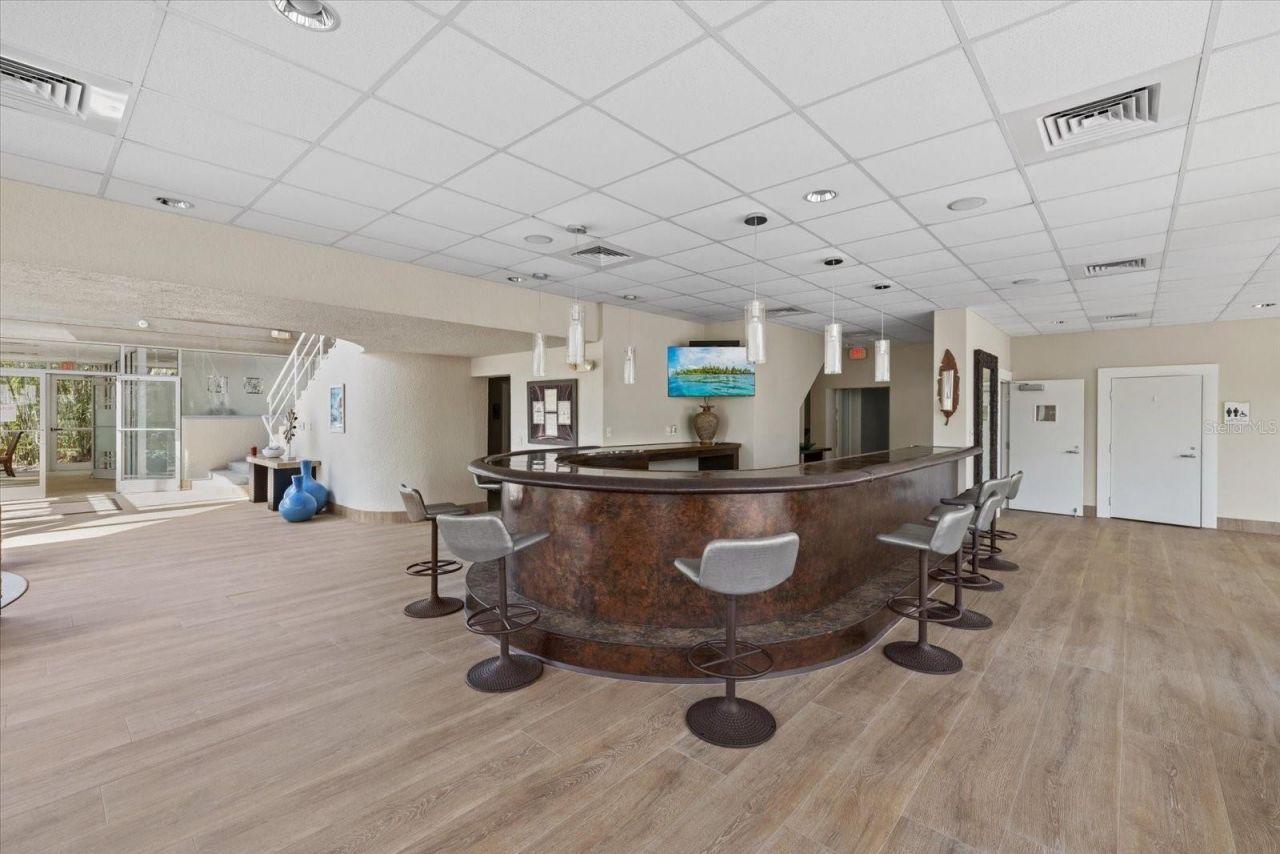 1660 Summerhouse Lane, Unit 402, Sarasota, FL 34242 Photo