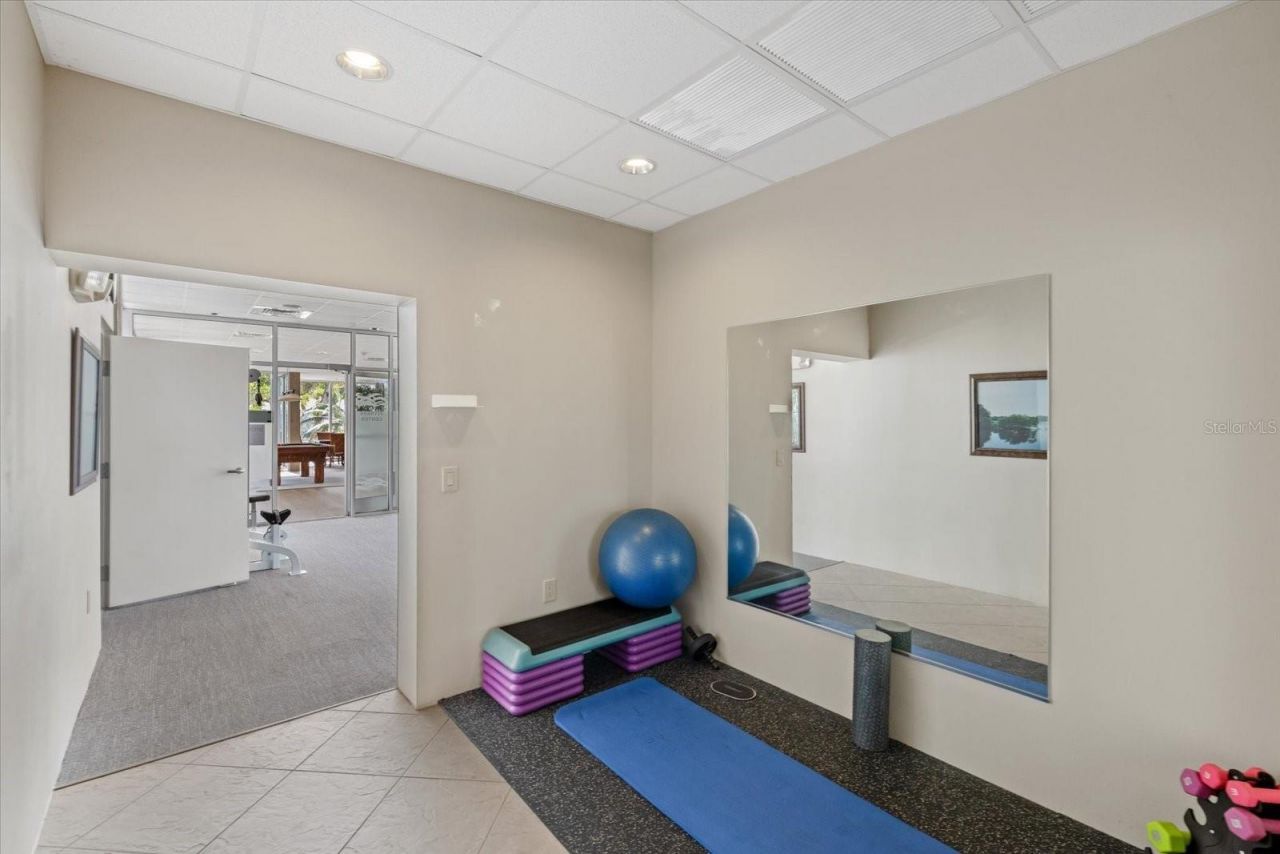 1660 Summerhouse Lane, Unit 402, Sarasota, FL 34242 Photo