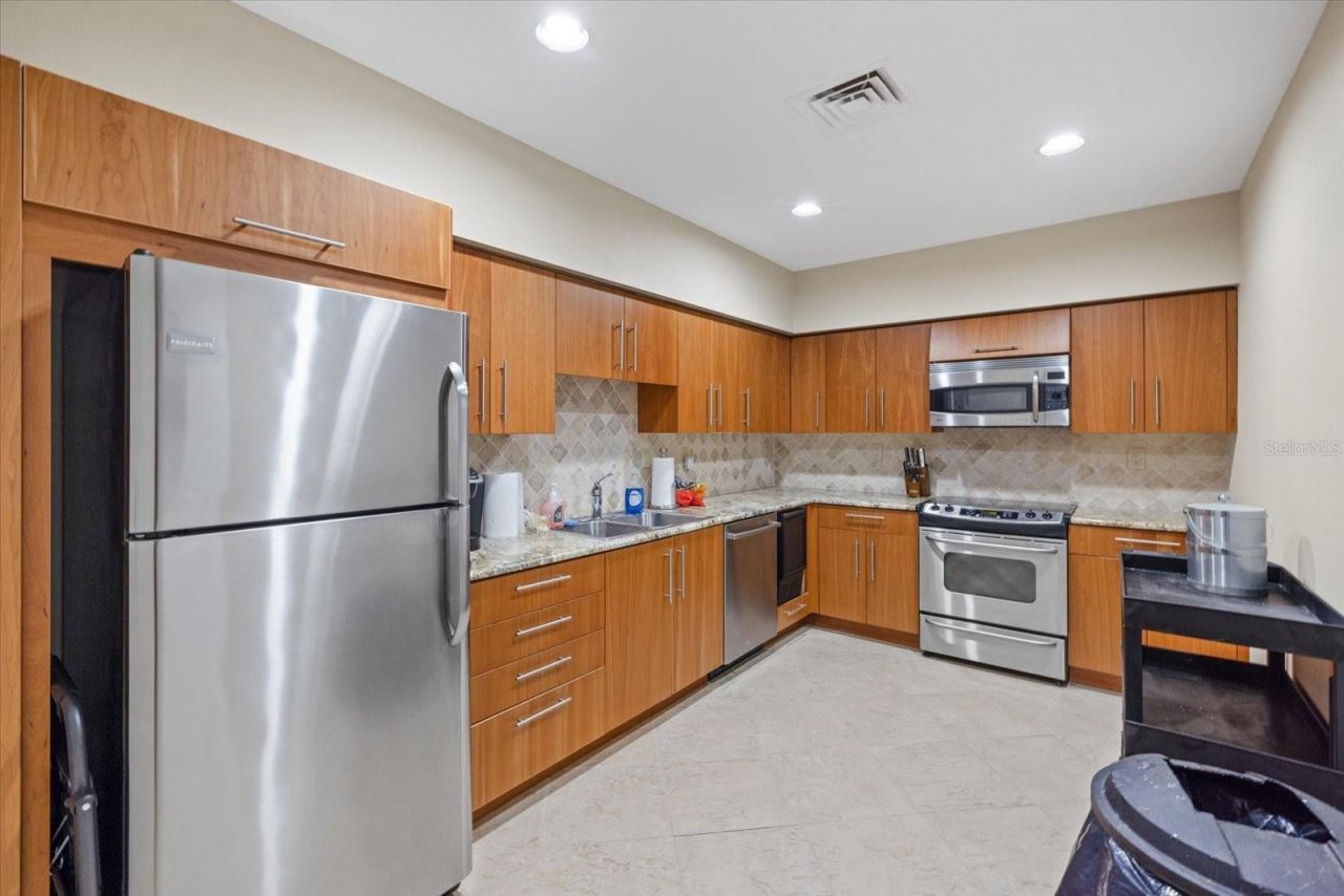 1660 Summerhouse Lane, Unit 402, Sarasota, FL 34242 Photo