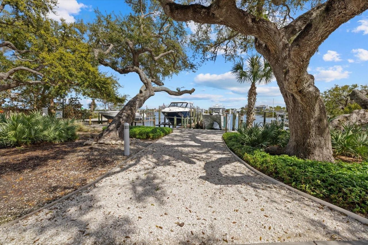 1660 Summerhouse Lane, Unit 402, Sarasota, FL 34242 Photo