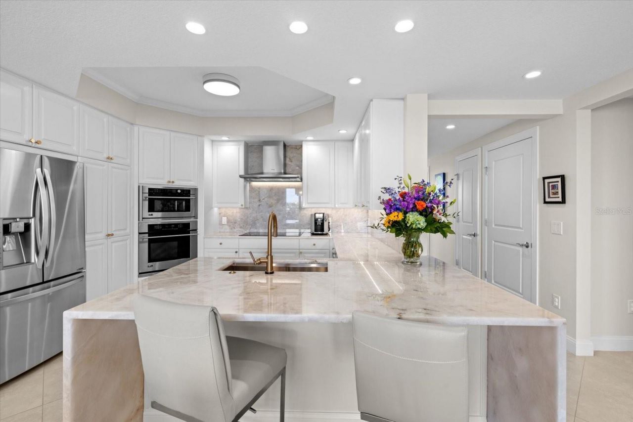 1660 Summerhouse Lane, Unit 402, Sarasota, FL 34242 Photo