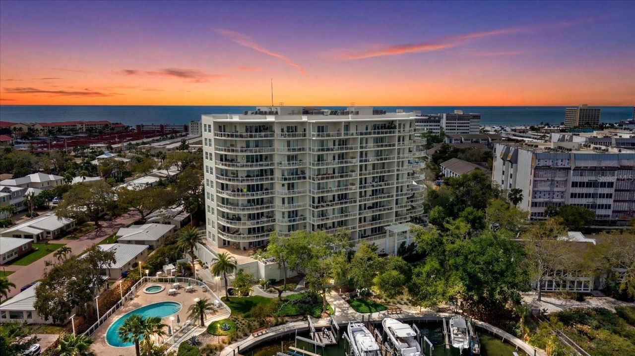 1660 Summerhouse Lane, Unit 402, Sarasota, FL 34242 Photo