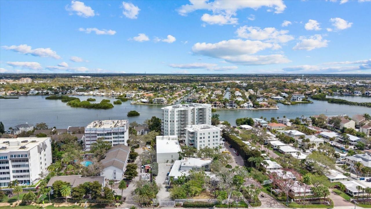 1660 Summerhouse Lane, Unit 402, Sarasota, FL 34242 Photo